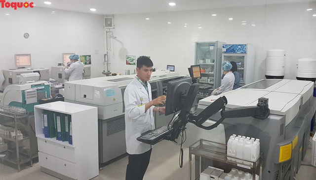 Bệnh viện đầu tiên tại Đà Nẵng được công nhận xét nghiệm lâm sàng tiêu chuẩn quốc tế  - Ảnh 3.