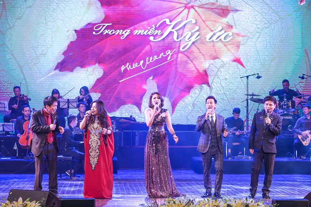 Ca khúc Phú Quang viết trong ngày mối tình đầu lên xe hoa sau 13 năm xa cách được biểu diễn trước công chúng - Ảnh 13.