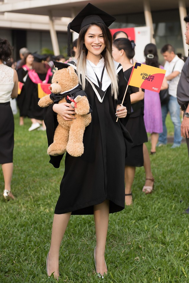 Ngọc Thanh Tâm nhận bằng tốt nghiệp loại giỏi trường đại học quốc tế - Ảnh 2.