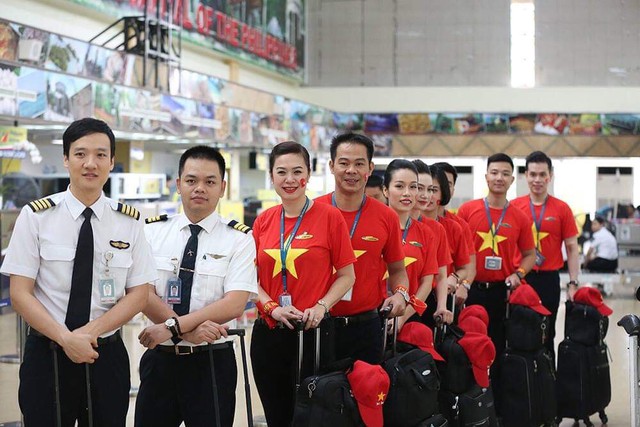 Vietnam Airlines tăng chuyến phục vụ AFF Cup - Ảnh 1.