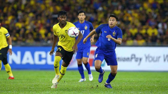 Sút hỏng phạt đền, Thái Lan dâng vé chung kết cho Malaysia - Ảnh 1.
