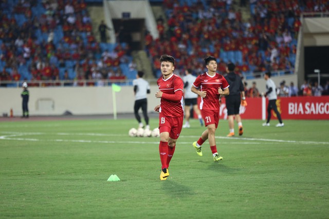 Việt Nam vs Philippines:  Quang Hải, Công Phương ghi bàn giúp đội tuyển Việt Nam vào chơi trận chung kết AFF Cup 2018 - Ảnh 12.