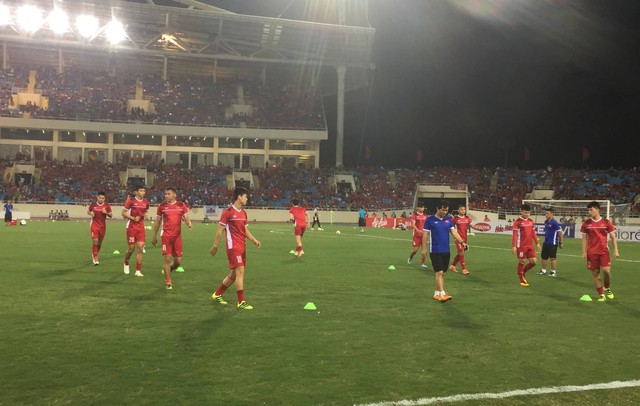 Việt Nam vs Philippines:  Quang Hải, Công Phương ghi bàn giúp đội tuyển Việt Nam vào chơi trận chung kết AFF Cup 2018 - Ảnh 14.