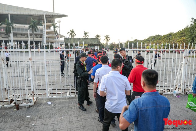 Bán kết lượt về Việt Nam - Philippines: An ninh thắt chặt, hàng nghìn cảnh sát được tăng cường, giữ an ninh cho trận đấu - Ảnh 7.