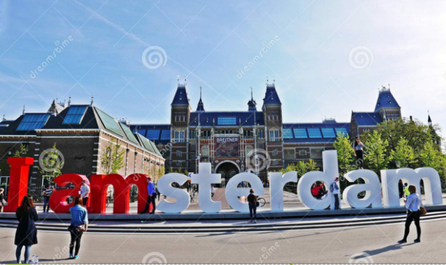 6.000 lượt selfie mỗi ngày khiến biểu tượng nổi tiếng “I amsterdam” bị dỡ bỏ - Ảnh 1.