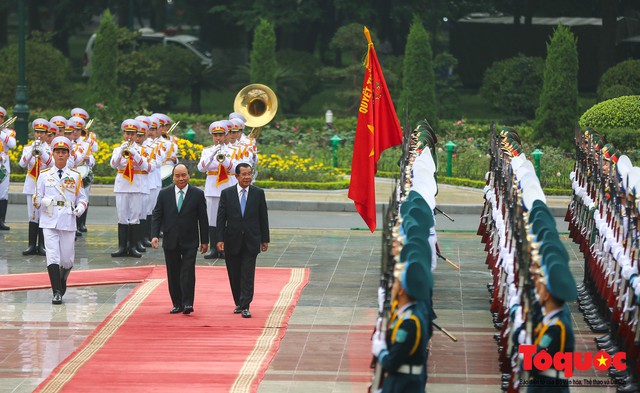 Thủ tướng Chính phủ Nguyễn Xuân Phúc chủ trì lễ đón chính thức Thủ tướng Campuchia Samdech Hun Sen - Ảnh 5.