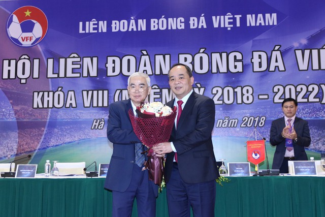 Thứ trưởng Lê Khánh Hải chính thức trở thành tân Chủ tịch VFF với 100% phiếu bầu - Ảnh 2.