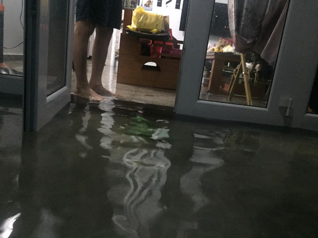 Đà Nẵng ngập kinh hoàng sau mưa lớn  - Ảnh 11.