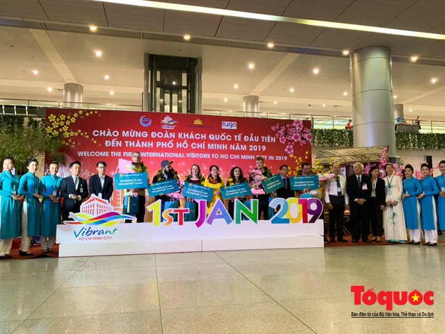 Việt Nam chào đón đoàn khách quốc tế đầu tiên năm 2019 - Ảnh 7.