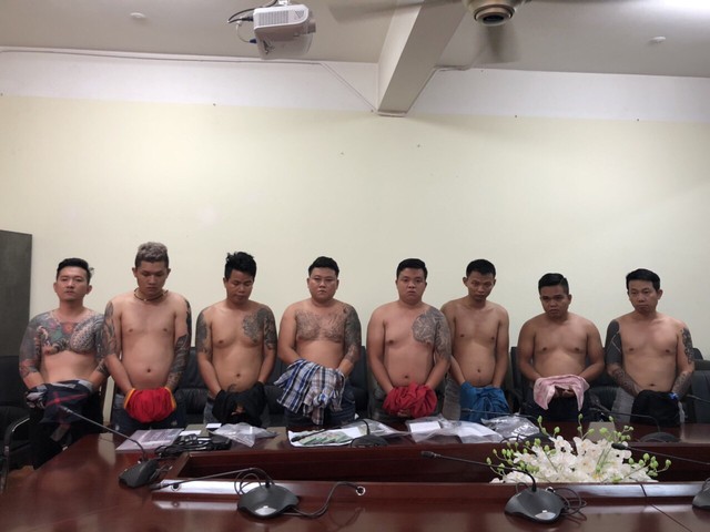 Bộ Công an đánh sập băng nhóm giang hồ Vũ bông hồng ở Sài Gòn - Ảnh 1.