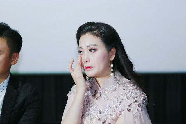 Sao mai Huyền Trang ra mắt phim ca nhạc “Mẹ là điều tuyệt vời nhất” - Ảnh 2.