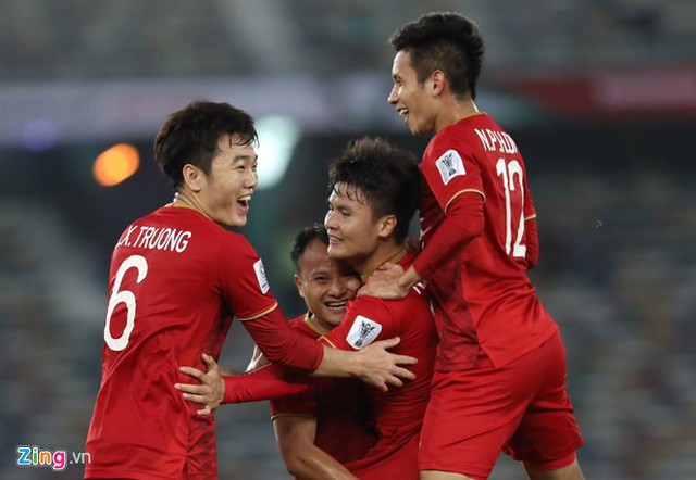 Quang Hải tái hiện siêu phẩm cầu vồng, Việt Nam rộng cửa bước qua vòng bảng Asian Cup 2019 - Ảnh 2.