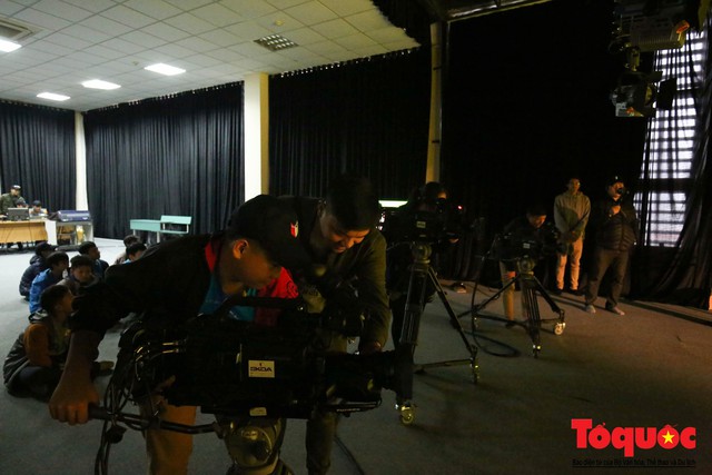 Học sinh THCS trải nghiệm làm đạo diễn, MC truyền hình - Ảnh 2.