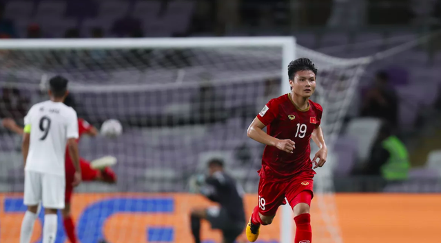 Báo quốc tế tung hô Quang Hải trong top cầu thủ trẻ ấn tượng nhất vòng bảng - Ảnh 4.