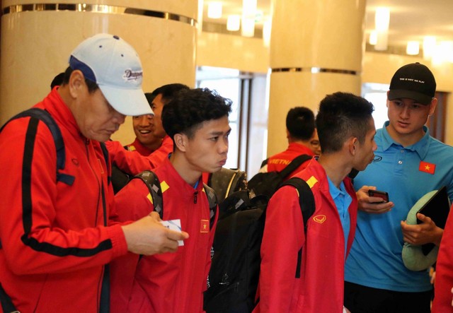 Hình ảnh ĐT Việt Nam sang Dubai, chuẩn bị cho trận đấu  vòng 1/8 gặp Jordan - Ảnh 12.