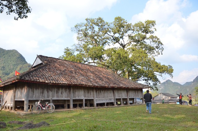 Độc đáo ngôi đình cổ mang kiến trúc nhà sàn truyền thống của dân tộc Tày ở Lạng Sơn - Ảnh 2.