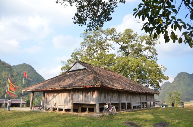 Độc đáo ngôi đình cổ mang kiến trúc nhà sàn truyền thống của dân tộc Tày ở Lạng Sơn - Ảnh 4.
