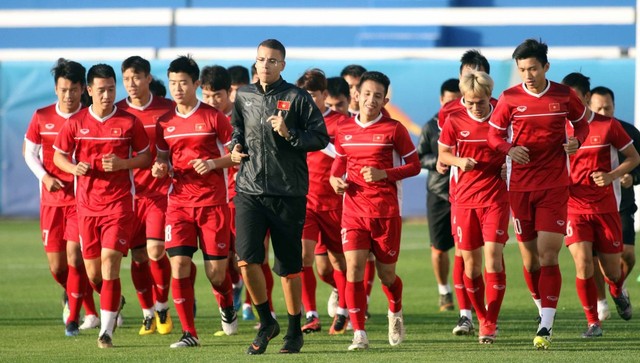 Hình ảnh buổi luyện tập đầu tiên của ĐT Việt Nam trước trận đấu với Nhật Bản - Ảnh 1.