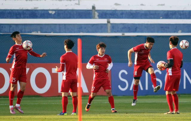 Hình ảnh buổi luyện tập đầu tiên của ĐT Việt Nam trước trận đấu với Nhật Bản - Ảnh 3.