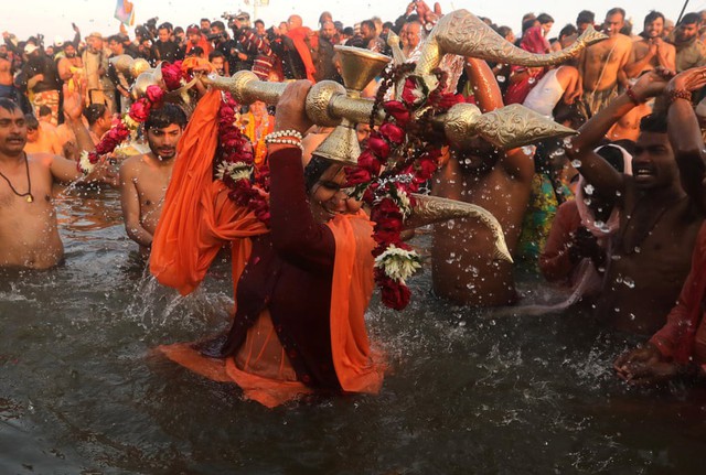 Độc đáo Lễ hội Kumbh Mela ở Ấn Độ 2019 - Ảnh 1.
