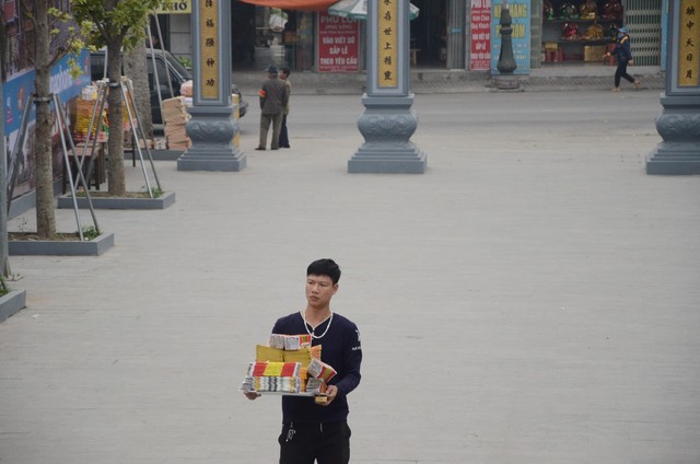 Xa rồi thời chen chân trả lễ cuối năm tại đền Bà Chúa kho (Bắc Ninh) - Ảnh 2.