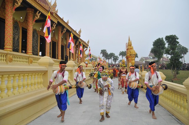 Để Làng Văn hóa – Du lịch các dân tộc Việt Nam mãi lan tỏa giá trị văn hóa, gắn kết cộng đồng các dân tộc  - Ảnh 3.