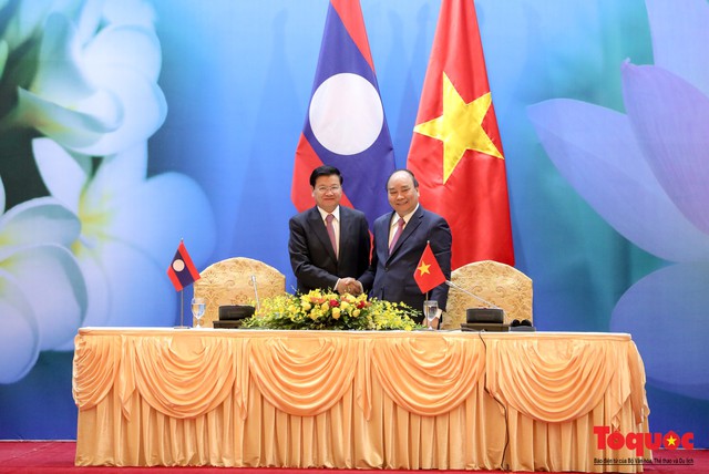 Thủ tướng Nguyễn Xuân Phúc và Thủ tướng CHDCND Lào đồng chủ trì Kỳ họp 41 Ủy ban Liên Chính phủ Việt Nam - Lào - Ảnh 8.