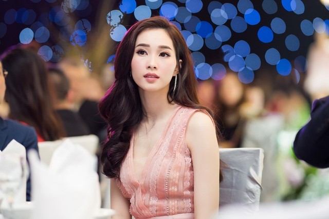 Hoa hậu Đặng Thu Thảo khoe vẻ đẹp không tì vết - Ảnh 2.