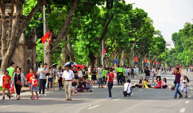 Hà Nội đón gần 2,3 triệu lượt khách du lịch trong tháng 10/2019 - Ảnh 1.