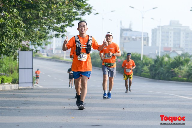 Gần 6.000 VĐV marathon hào hứng ủng hộ chương trình &quot;không để nhựa biến thành rác thải&quot; - Ảnh 11.