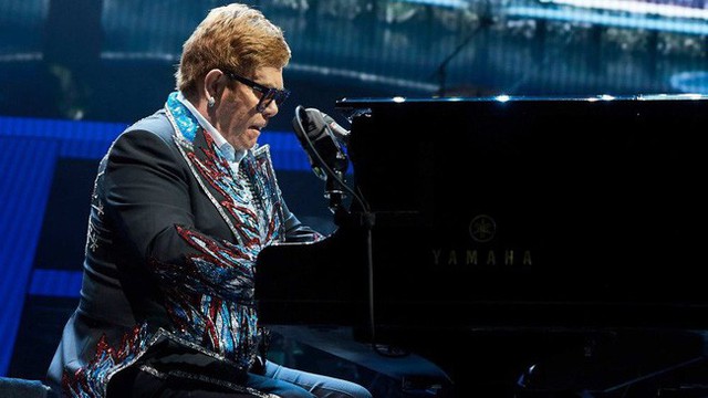 Elton John bất ngờ hoãn concert vì lý do sức khoẻ - Ảnh 1.