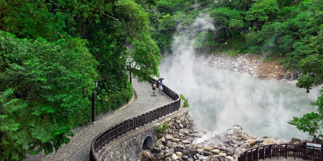 Thư giãn ở 6 suối nước nóng nổi tiếng nhất Đài Loan - Ảnh 1.
