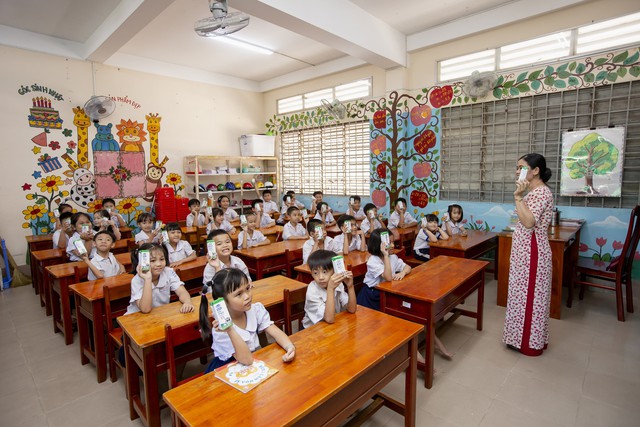 Chương trình sữa học đường chính thức đến với học sinh tỉnh Vĩnh Long - Ảnh 3.