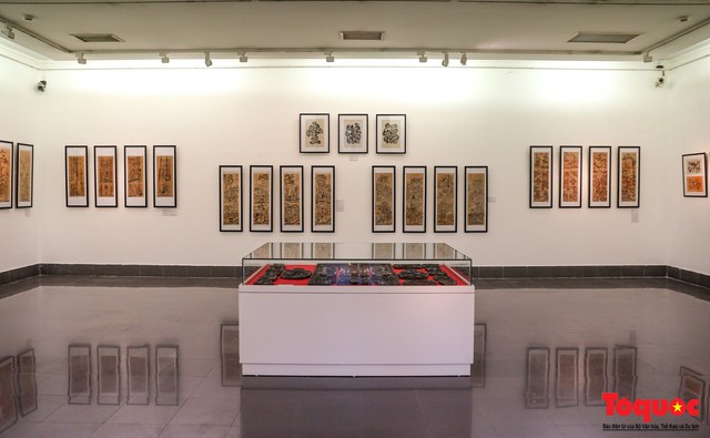 Khai mạc triển lãm “Tranh dân gian Đông hồ xưa và nay”: Trưng bày hơn 100 hiện vật của tranh dân gian Đông Hồ - Ảnh 4.