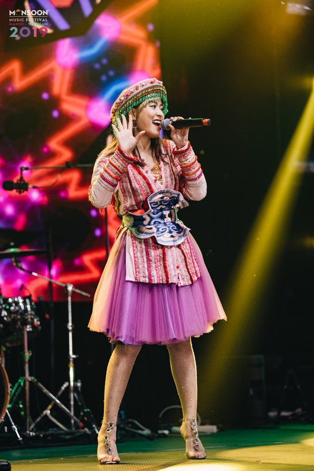 Hoàng Thùy Linh biểu diễn trong Lễ hội âm nhạc quốc tế gió mùa - Ảnh 2.