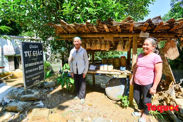 Độc đáo của hàng không người bán, khách mua tự chọn hàng tự trả tiền - Ảnh 6.