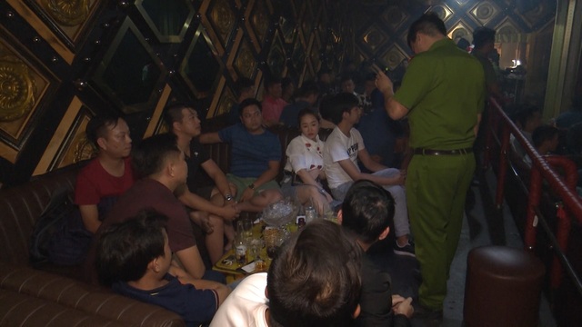 Tiếp tục phát hiện hàng chục người dương tính với ma túy trong quán bar ở Đà Nẵng - Ảnh 1.