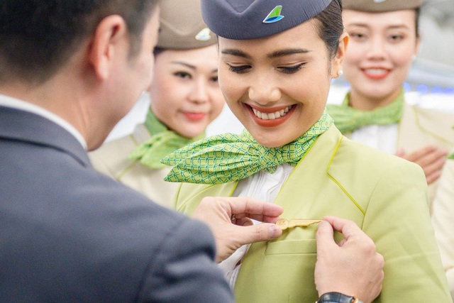 Hành trình chạm tới huy hiệu cánh bay (Kì I): Niềm tự hào của riêng tiếp viên hàng không Bamboo Airways - Ảnh 1.