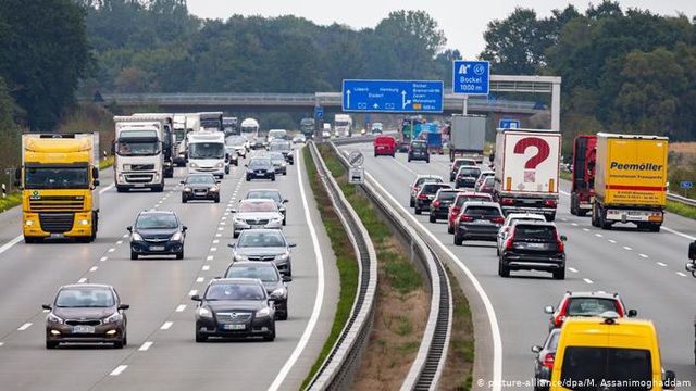 Hà Lan: giảm vận tốc tối đa trên đường cao tốc để đối phó biến đổi khí hậu - Ảnh 1.