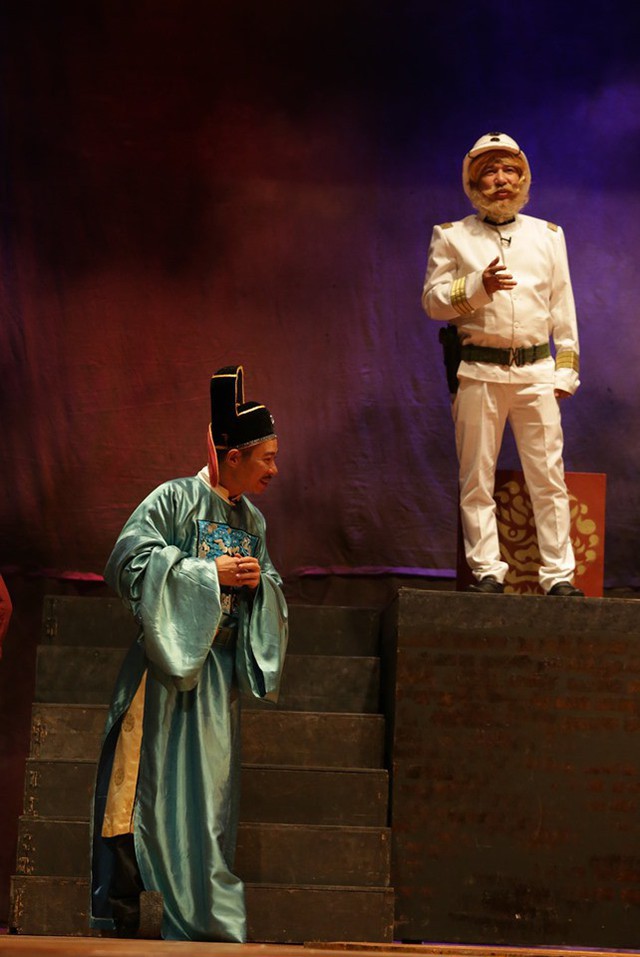 Công Lý và Quang Thắng xuất hiện trên sân khấu hiện đại nhất miền Bắc - Ảnh 1.