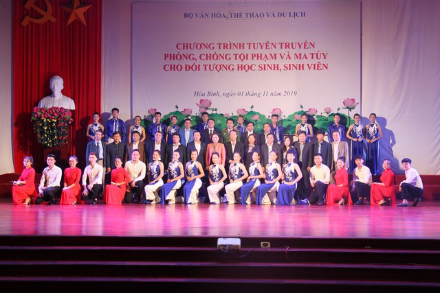 Thứ trưởng Bộ VHTTDL Trịnh Thị Thủy đề nghị đẩy mạnh công tác phòng, chống ma túy trong học đường - Ảnh 3.