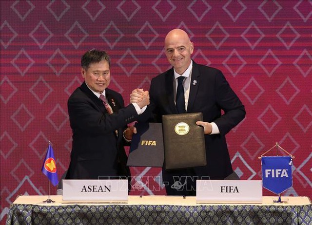 Thủ tướng dự Lễ ký Bản ghi nhớ giữa ASEAN và FIFA - Ảnh 1.