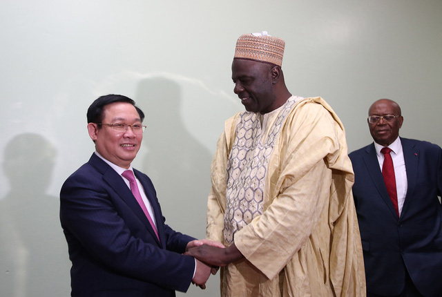 Thủ tướng Cameroon Joseph Dion Ngute đánh giá tăng trưởng của Việt Nam là kỳ tích  - Ảnh 4.