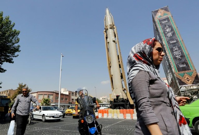 Mỹ cảnh giác sức mạnh tên lửa Iran đang vượt trội khu vực - Ảnh 1.