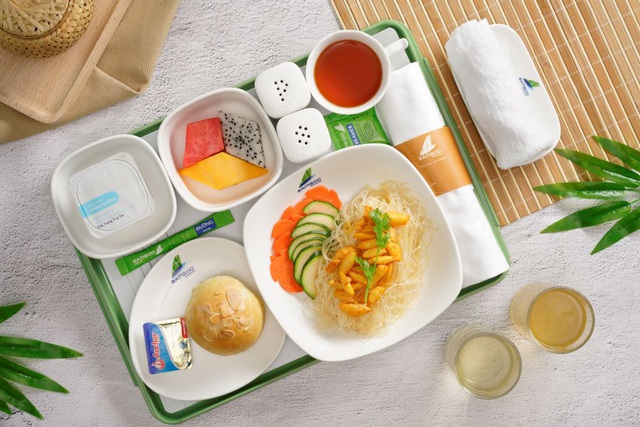 Chuẩn mực quốc tế cao nhất đằng sau suất ăn ’5 sao’ của Bamboo Airways - Ảnh 2.