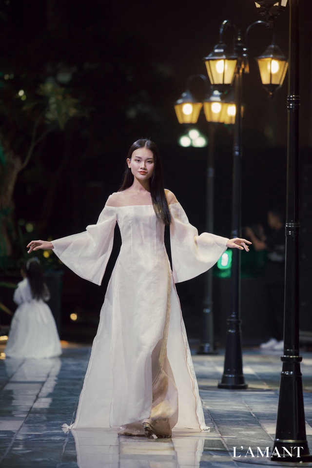 Lệ Quyên bất ngờ trình diễn thời trang tại show thời trang áo cưới L’amant - Ảnh 7.