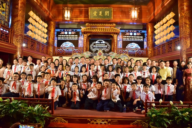 Ký kết hợp tác đưa di sản văn hóa Huế vào trường học ở Thừa Thiên Huế - Ảnh 2.