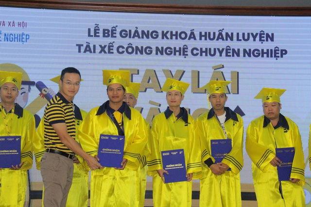 Tài xế của BE GROUP được cấp Giấy chứng nhận hoàn thành Khóa huấn luyện “Tài xế công nghệ chuyên nghiệp” - Ảnh 15.