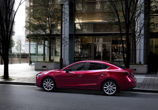Vượt mốc 50.000 xe, Mazda3 ưu đãi lên đến 70 triệu đồng - Ảnh 1.