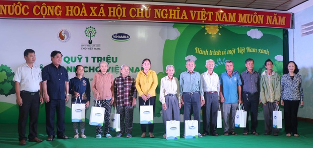  Vinamilk trồng cây xanh góp phần chống biến đổi khí hậu tại Bình Định   - Ảnh 5.